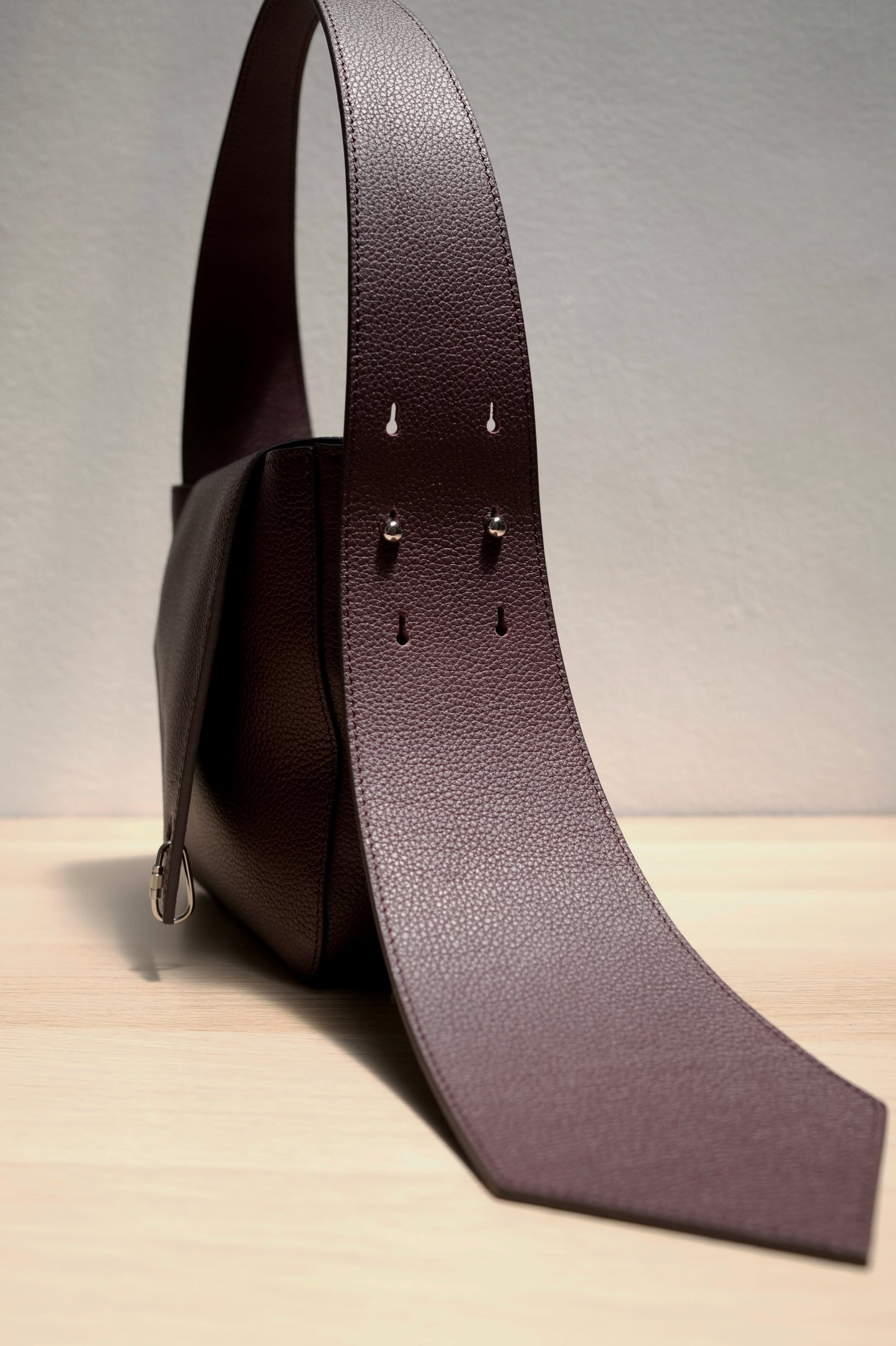 The Tie Mini in Bordeaux