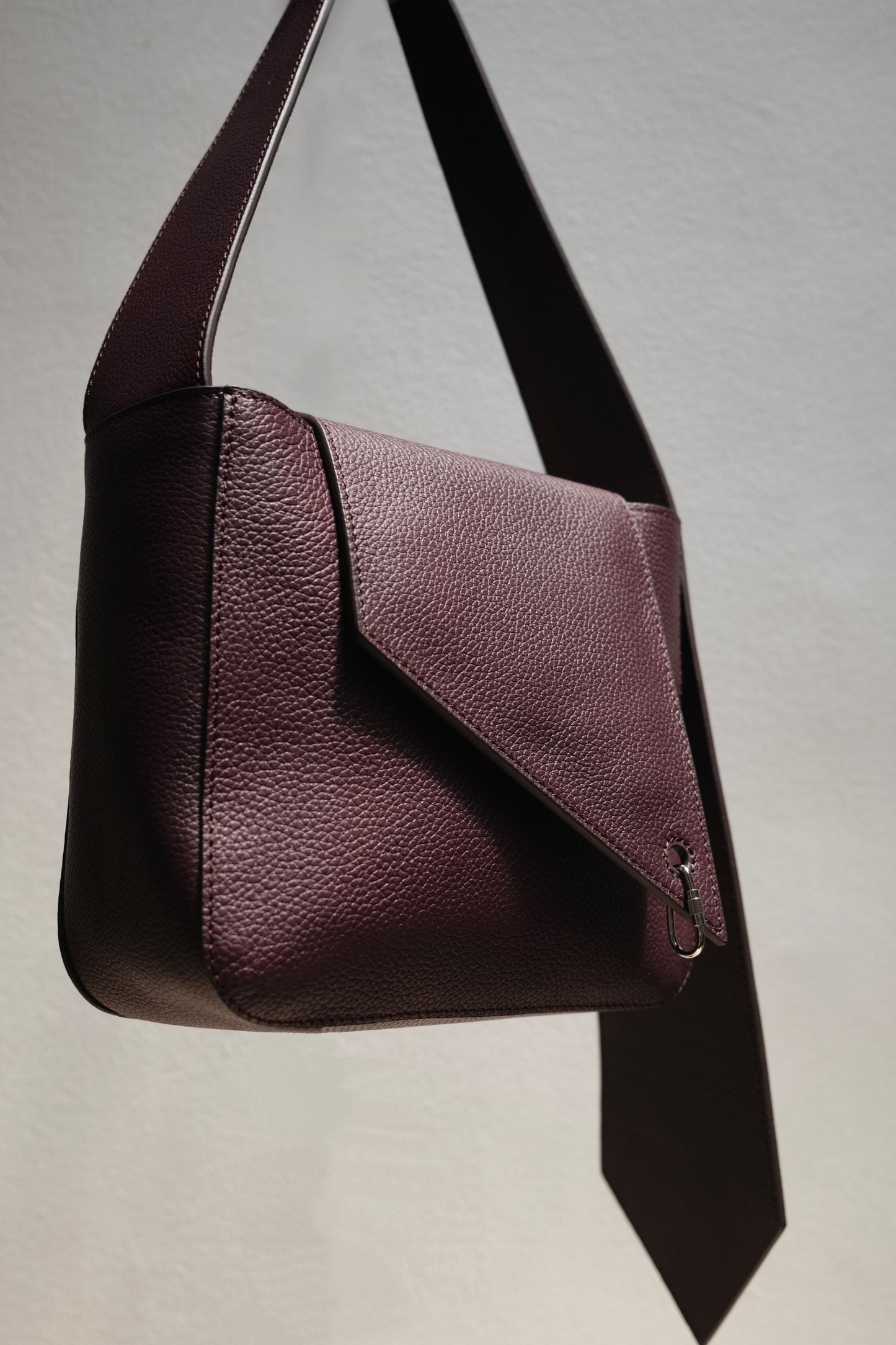 The Tie Mini in Bordeaux