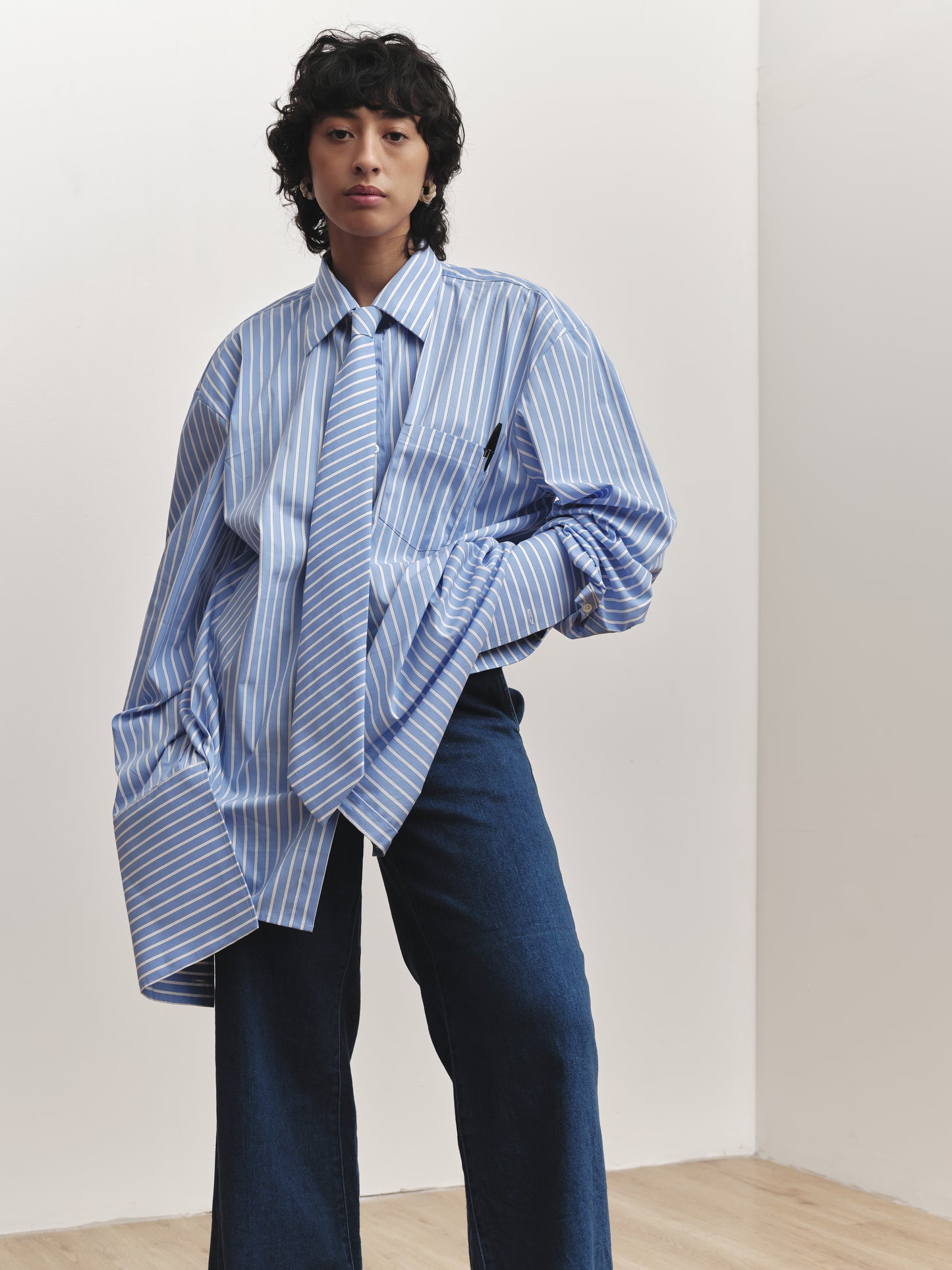The R.E.D. long sleeve shirt in Steel Blue