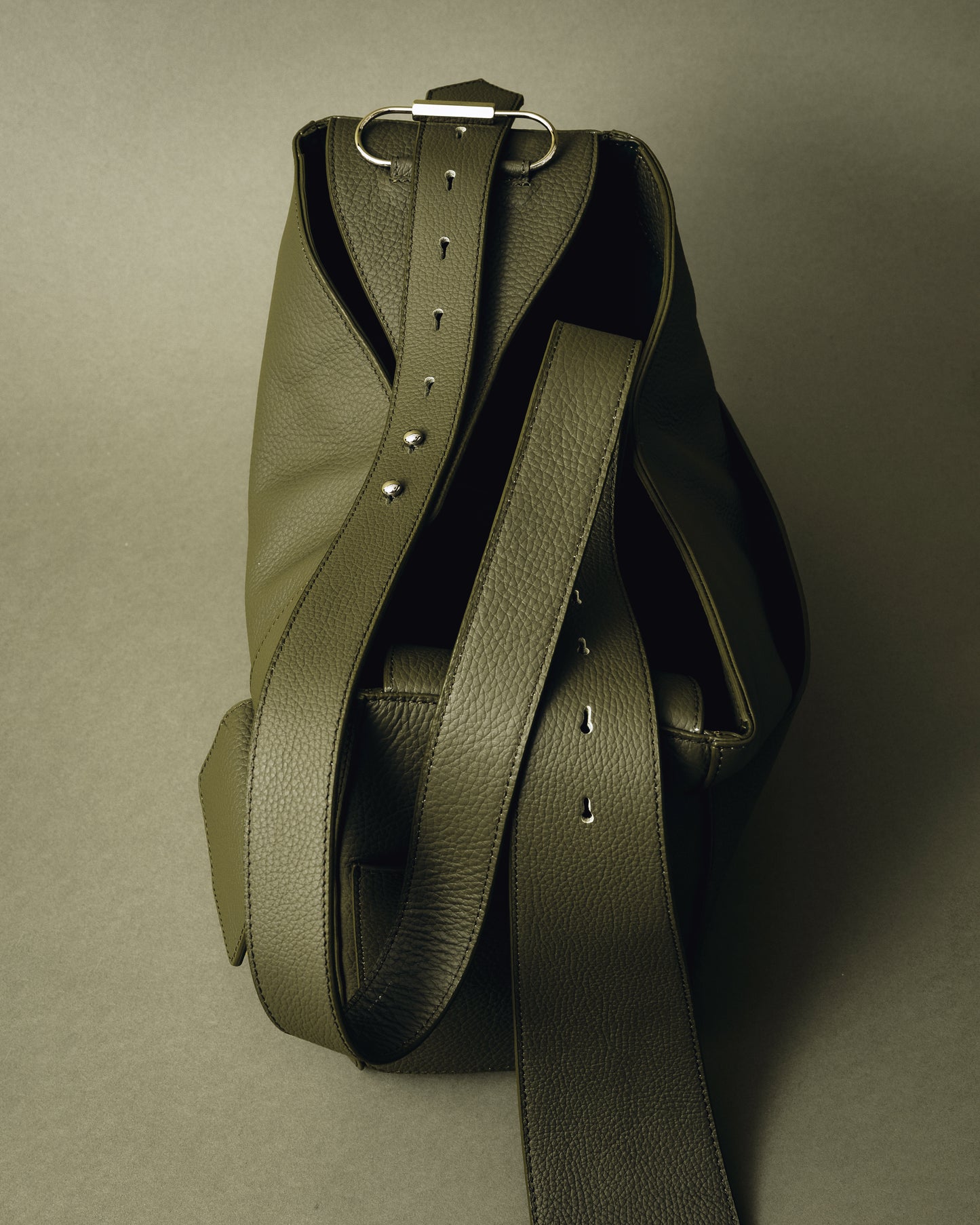 THE 444 CARRYALL in Moss