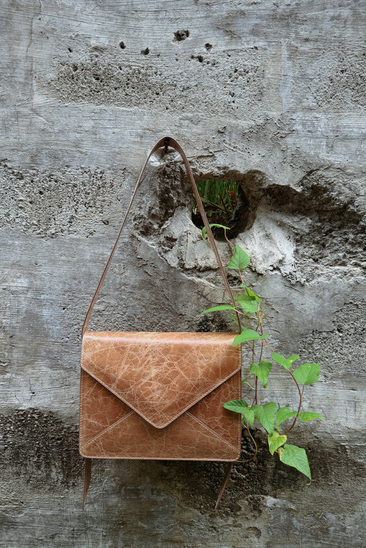 THE LETTER BAG in Biscuit