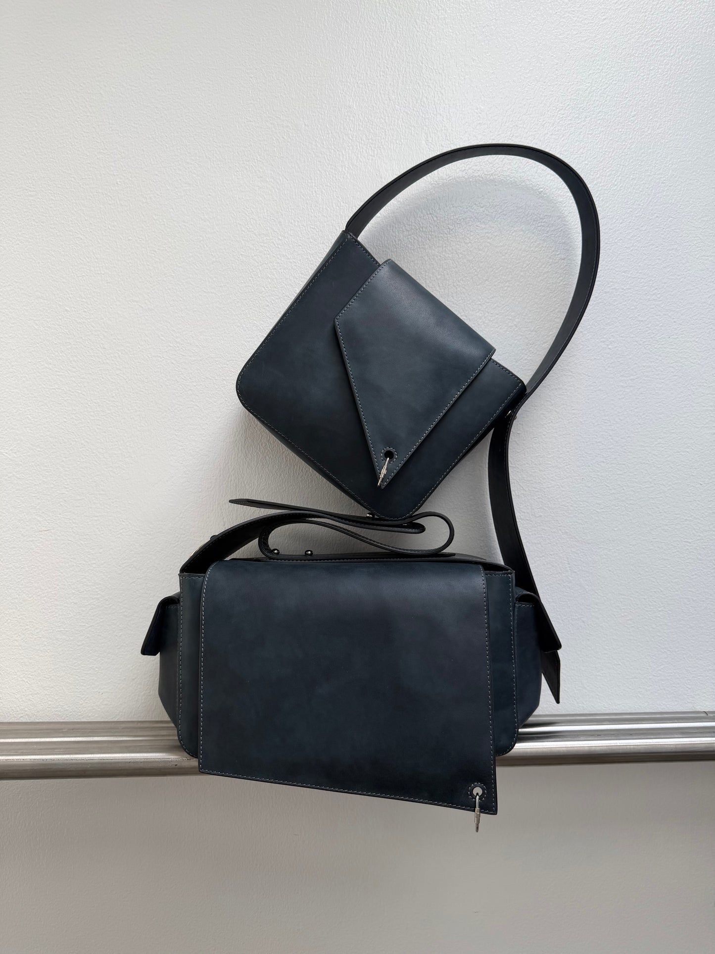 THE TIE MINI in Stonewash