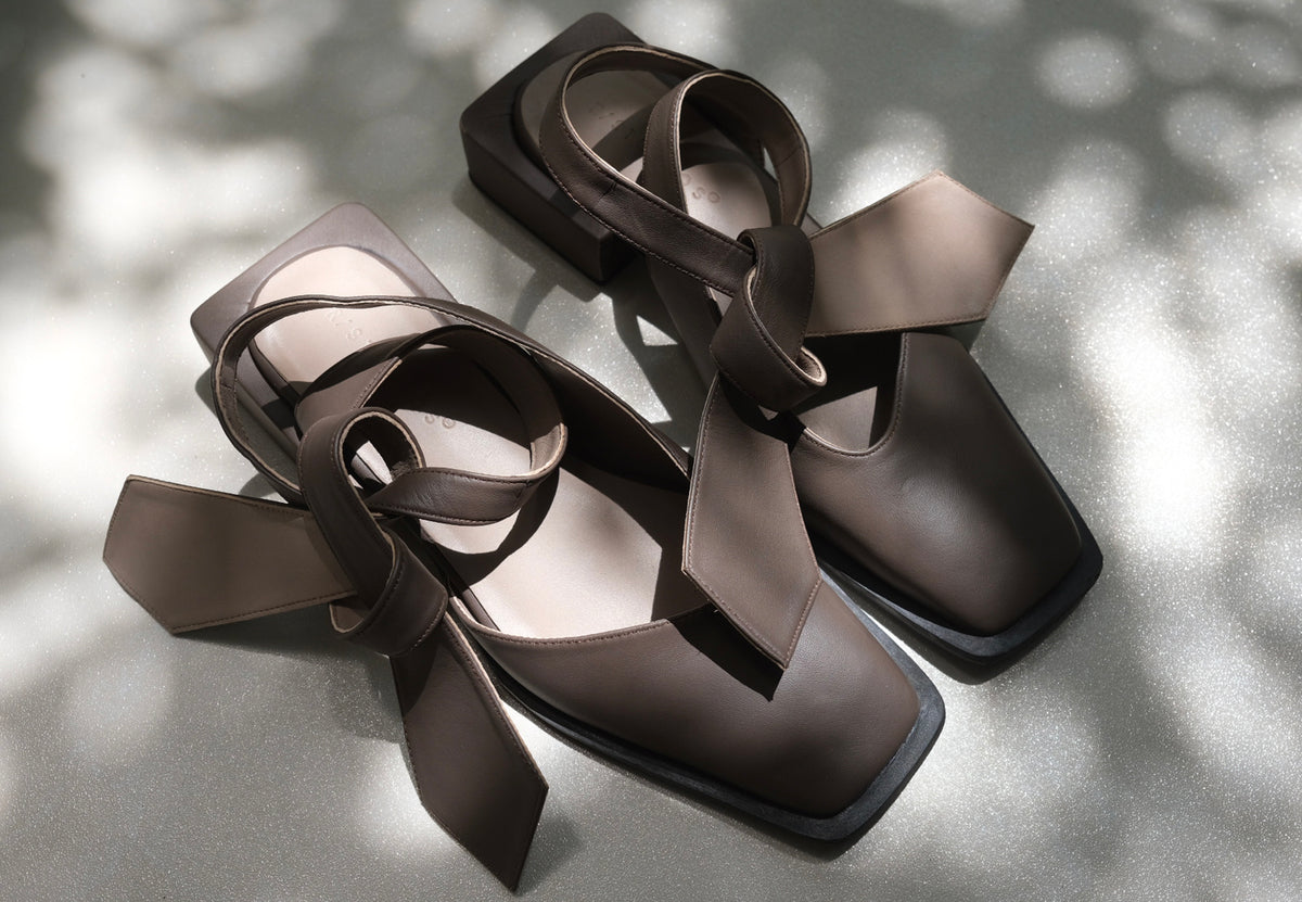THE TAB SLINGBACK in Cocoa